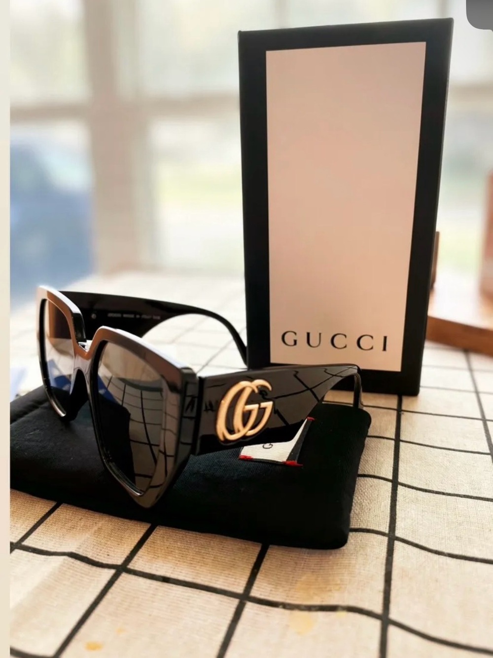 Gucci Black Oversized Cat-Eye Sunglasses with Gold GG Emblem